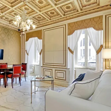 Elegant Apartment Nearby Trevi Fountain Rome Exterior photo